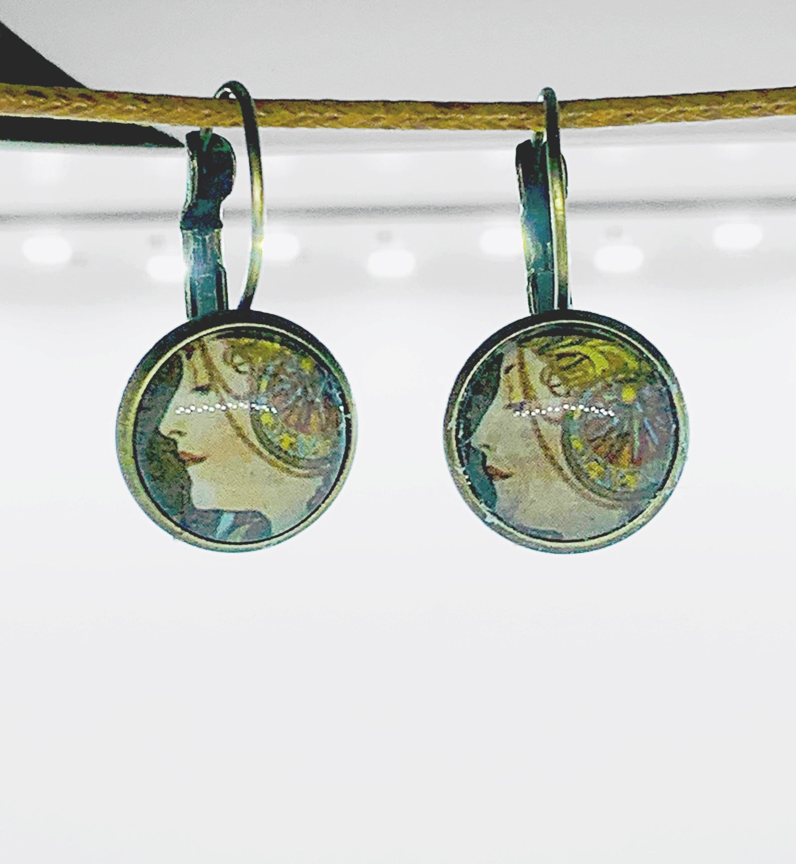 Lady of the Manor Earrings