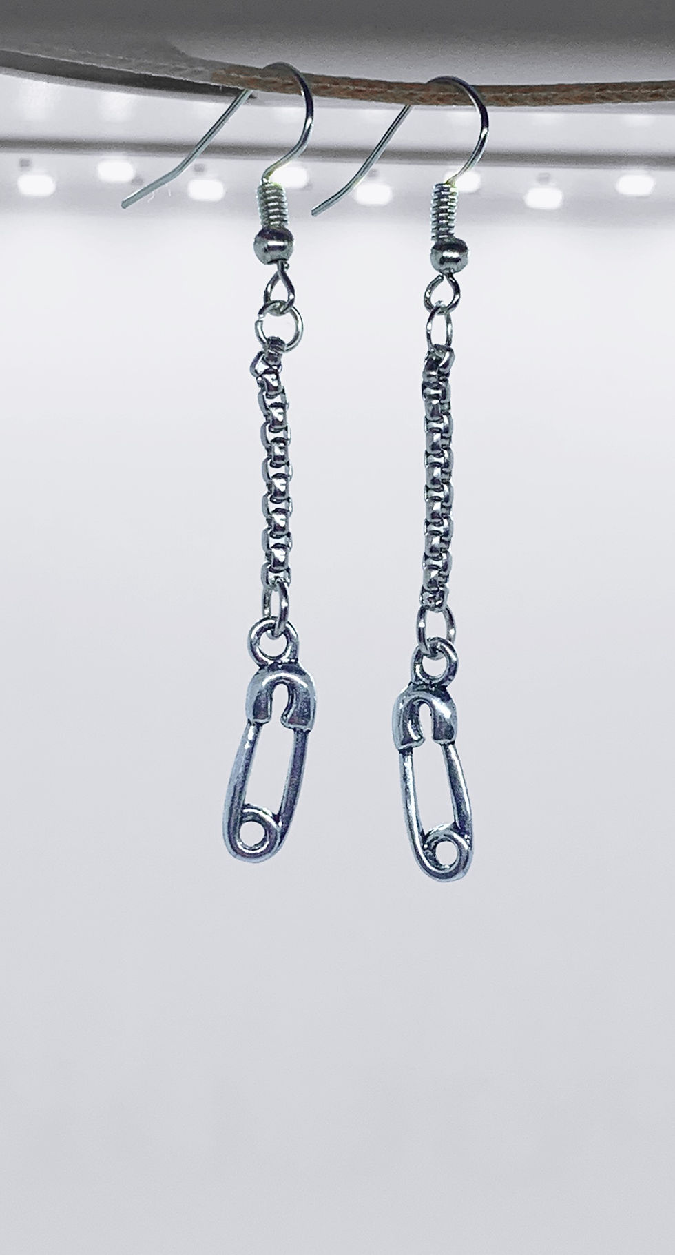 Miniatura: Pin Drop Earrings 