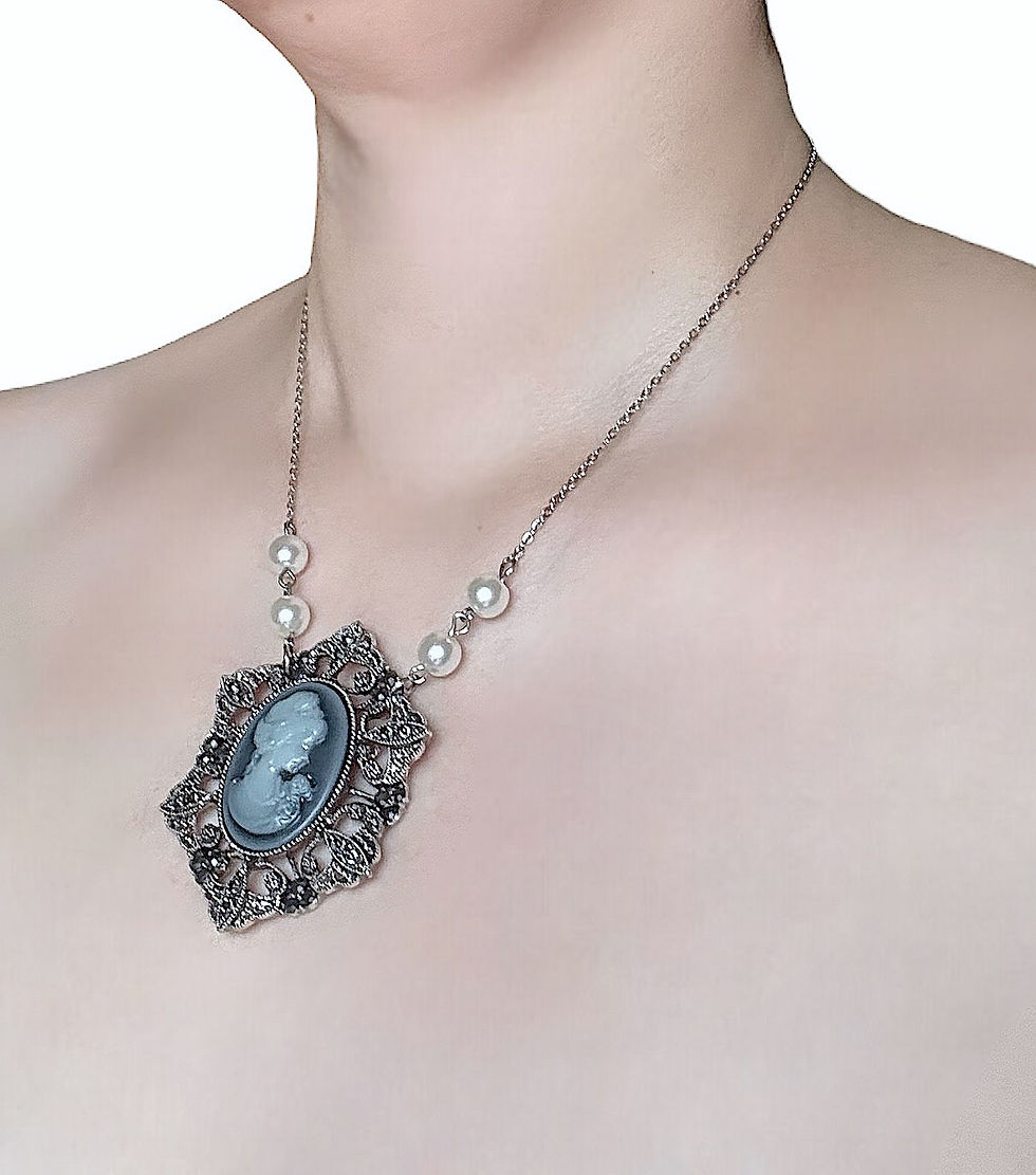 Miniature : Framed Cameo Necklace