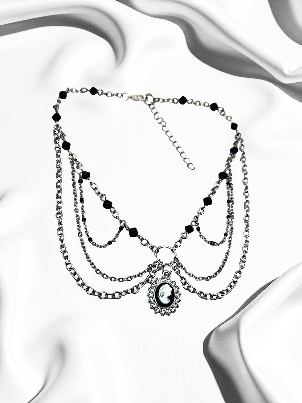 Miniatura: Victorian Midnight Cameo Choker