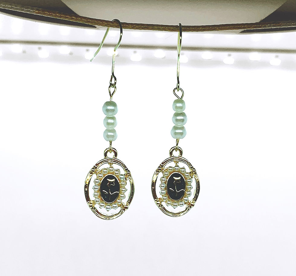 Miniaturbild: Rose Cameo Earrings 