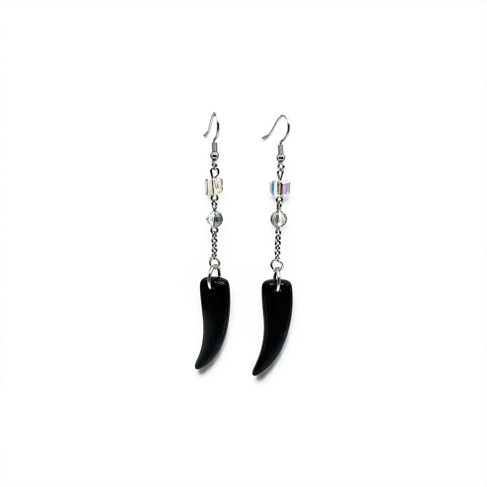 Miniatyrbild: Shadow Fang Earrings