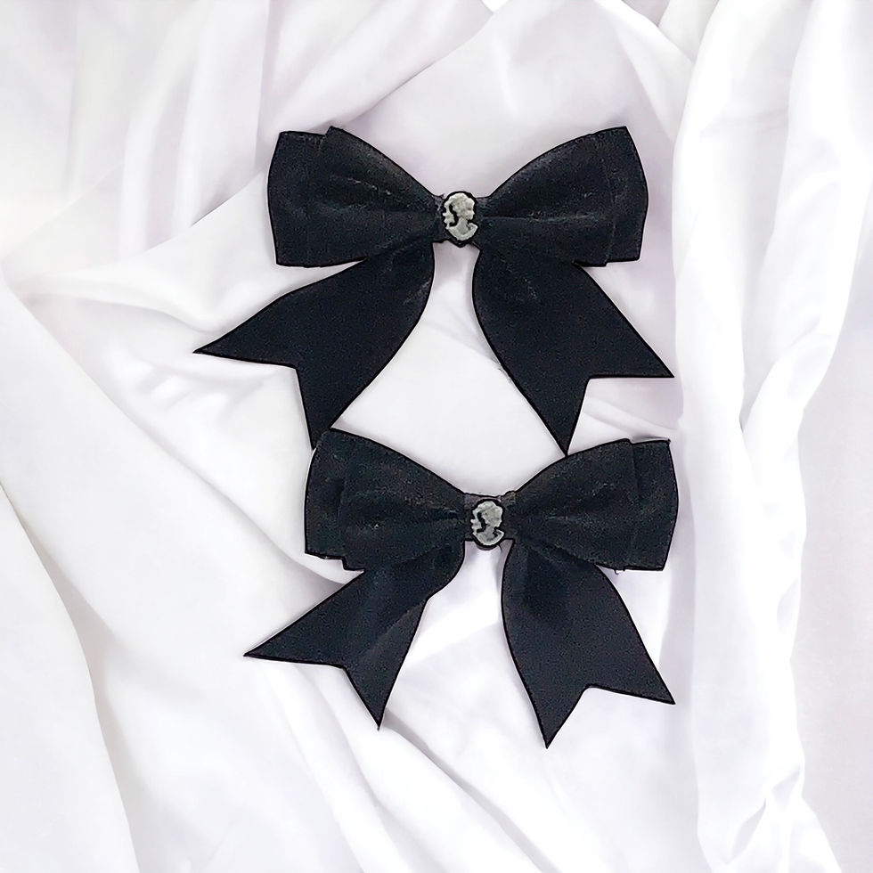 Miniatura: Black and White Cameo Hair Clips
