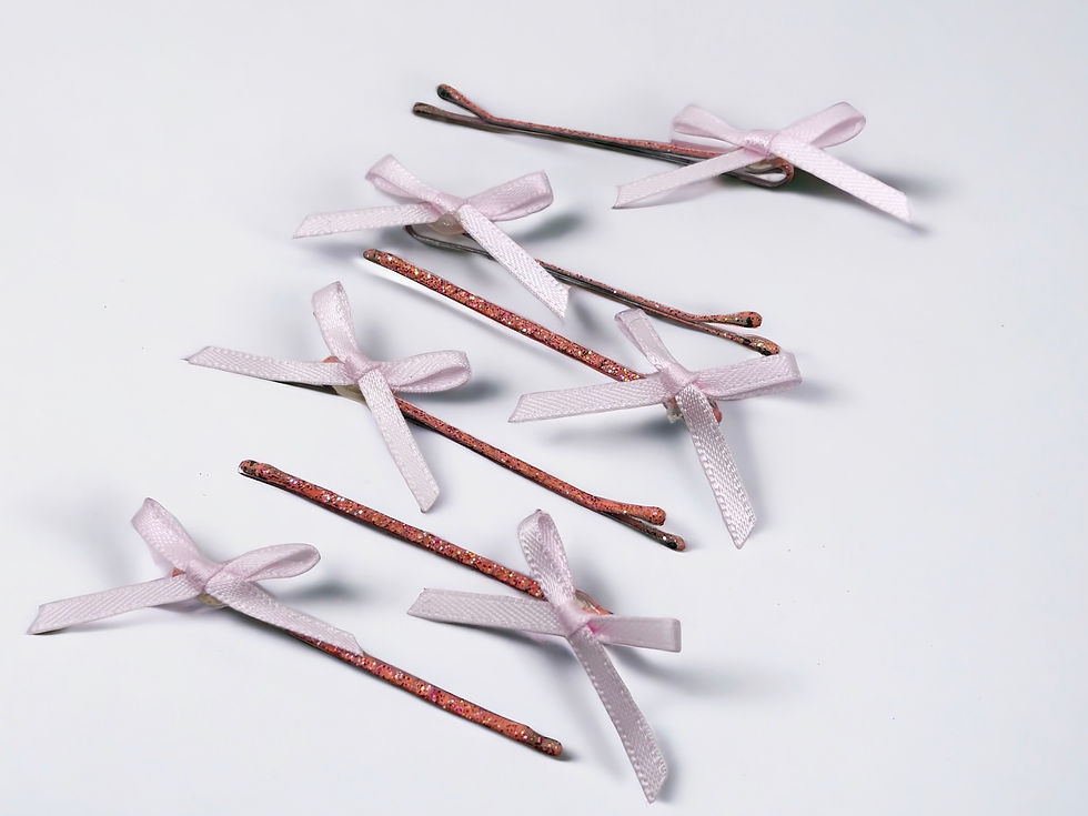 Miniatyrbild: Pink Glitter Bow Kirby Grips (six in the set)