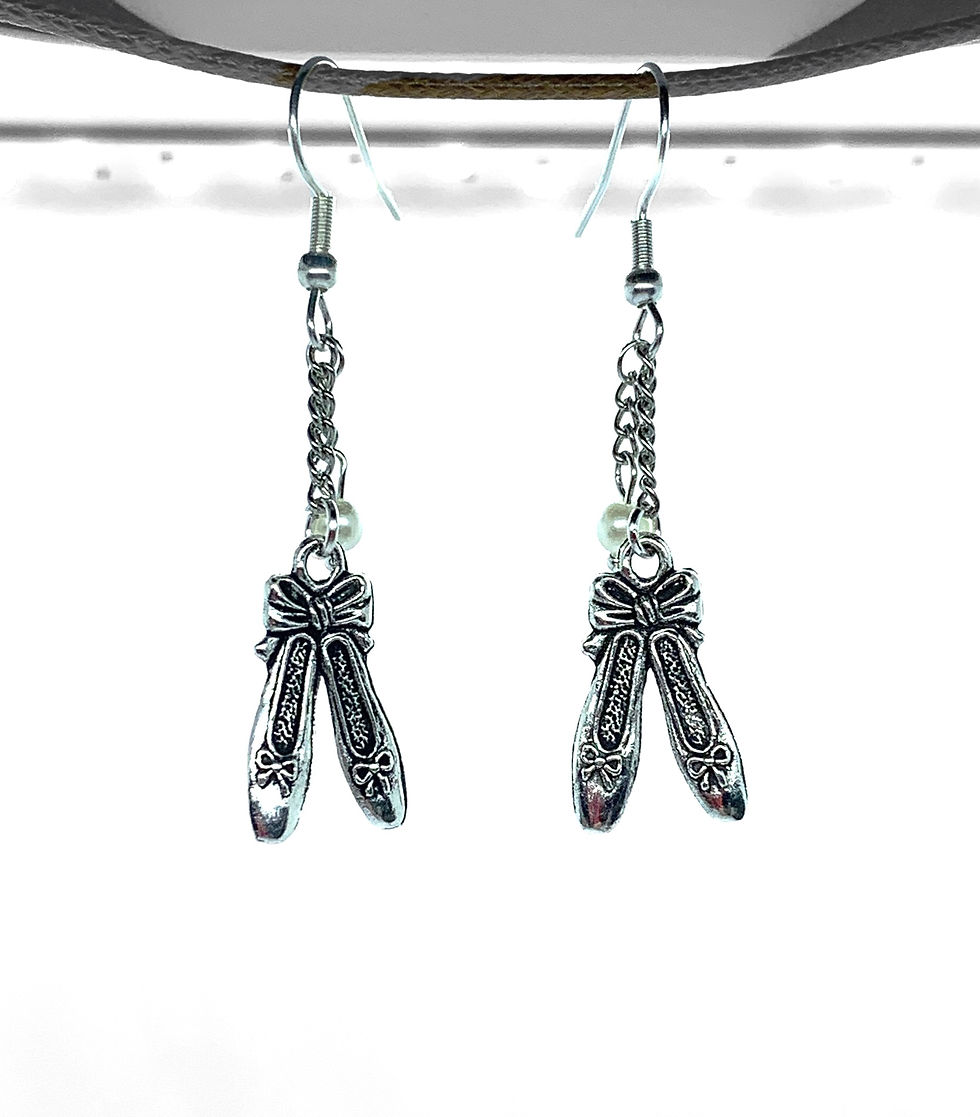 Miniatura: Ballet Slippers Earrings - Silver Plated Hooks