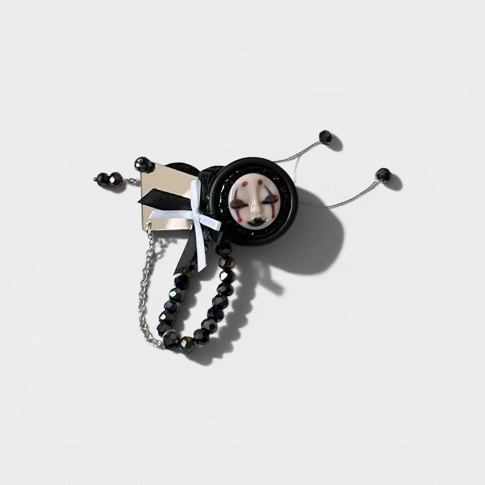 Miniatura: The Quiet Watcher Hair Clip