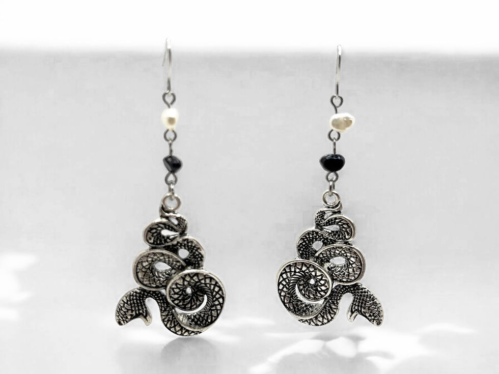 Miniaturbild: Serpent's Whisper Earrings 