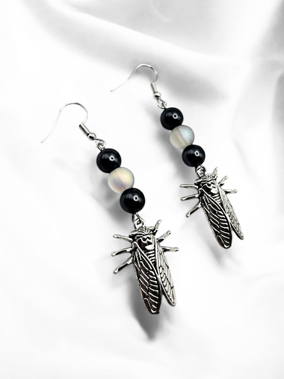 Miniaturbild: The Cicada & Celestial Bead Drop Earrings