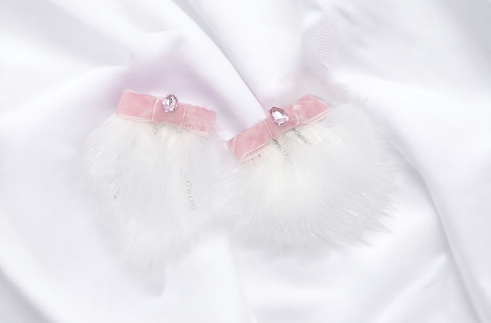 Thumbnail: White Feather Hair Clips 
