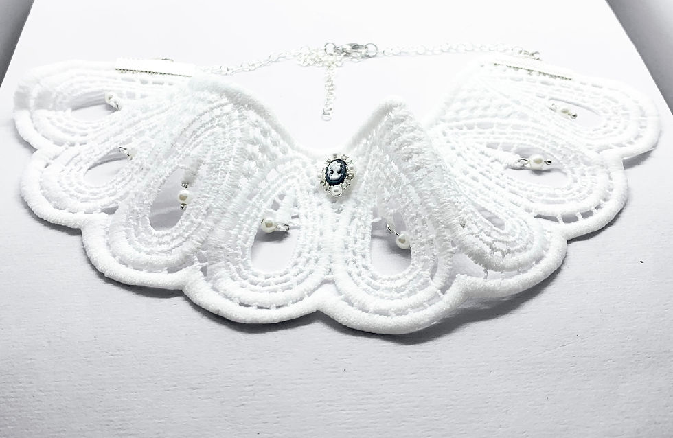 Miniatura: Bib Lace Cameo Choker