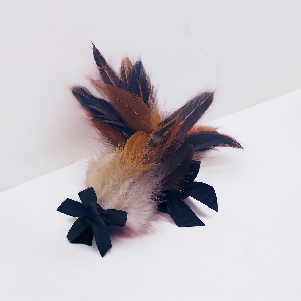 Miniatura: Statement Feather Hair Clips