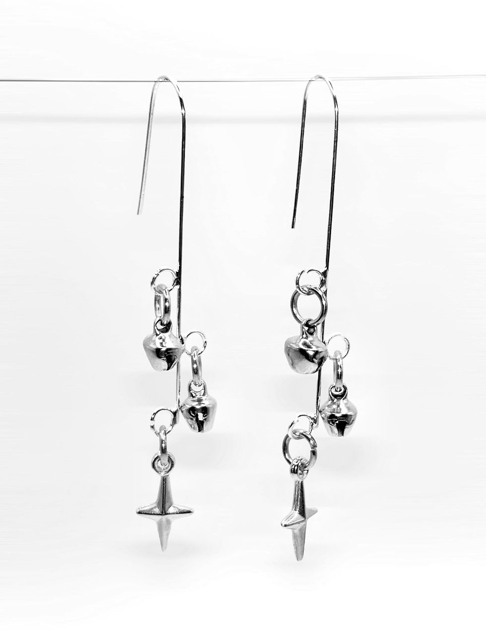 Miniaturbild: Minimalist Mischief Earrings