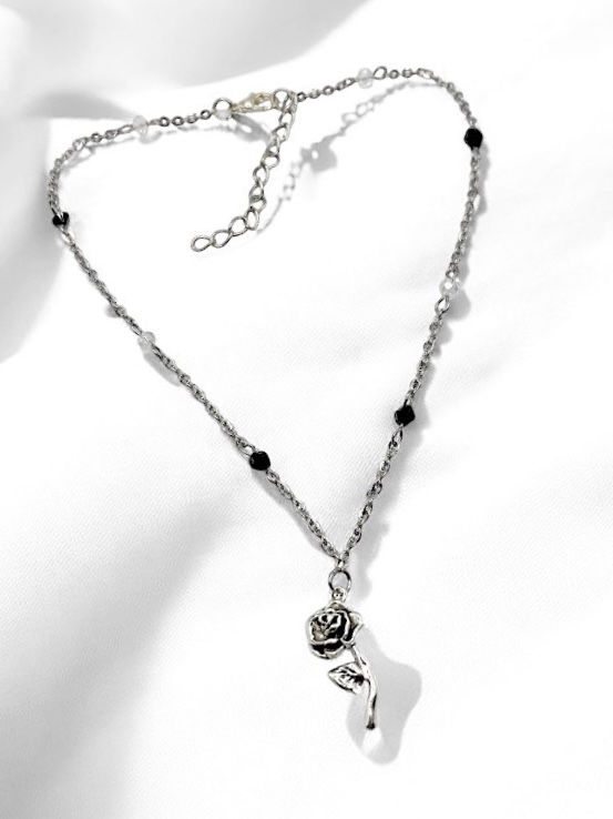 Miniatyrbild: The Enchanted Rose Choker