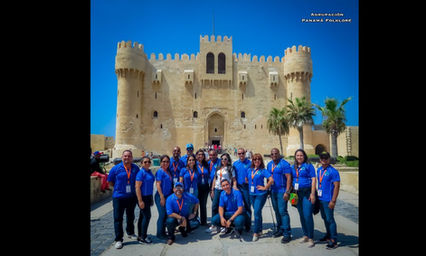 Artistas de Panamá Folklore en la Ciudadela de Qaitbay, Alejandría, Egipto.