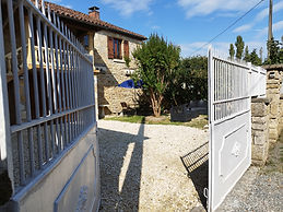 oustal entrée