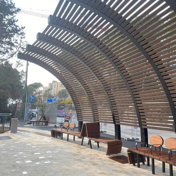 רחבת הכניסה לרובע המדרגות ברחוב יפה נוף. קרידט תכנון: שר-שמואלי. ביצוע: יפה נוף 