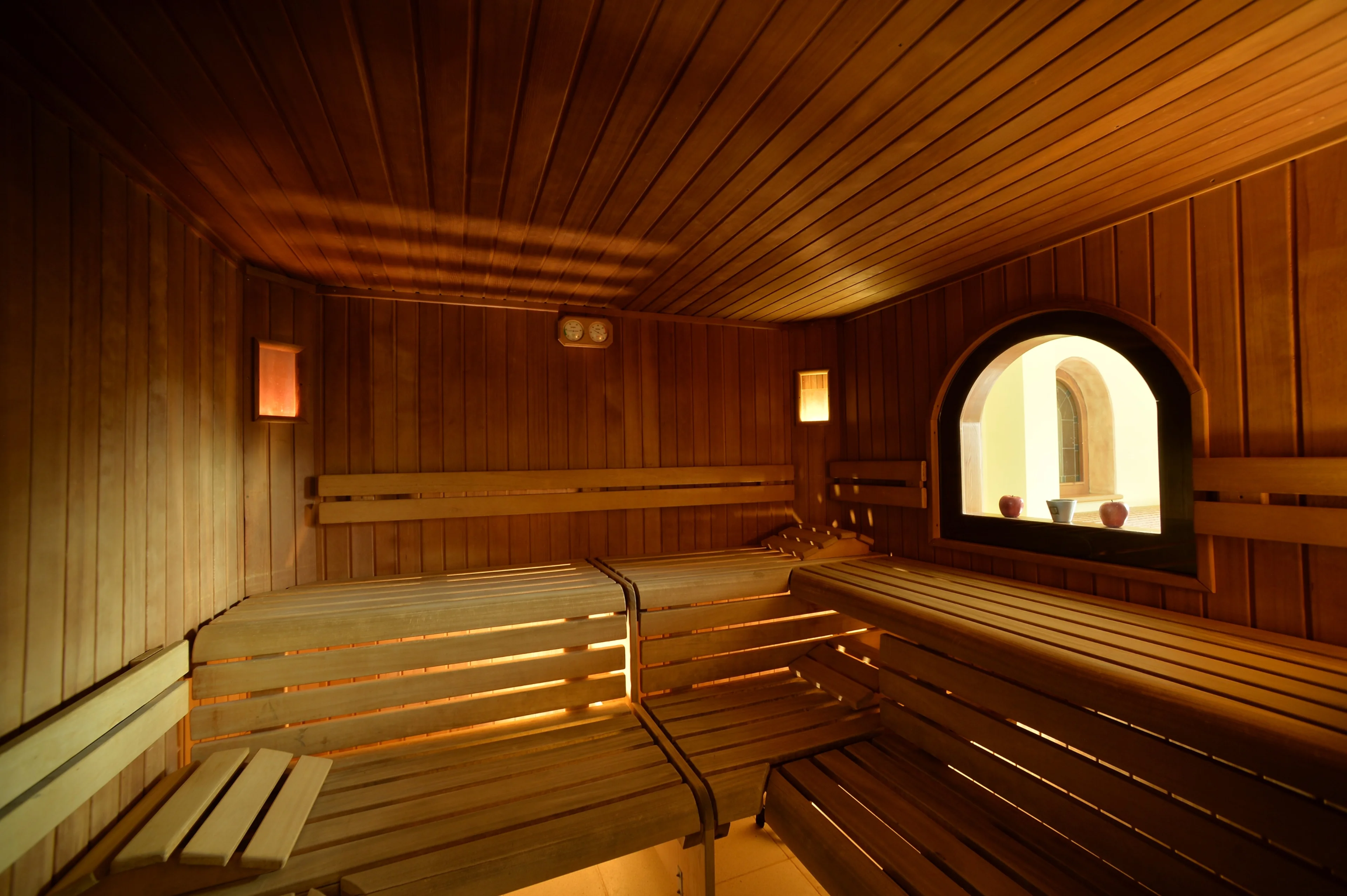 h canada sauna_2x.0c2cb92e.webp