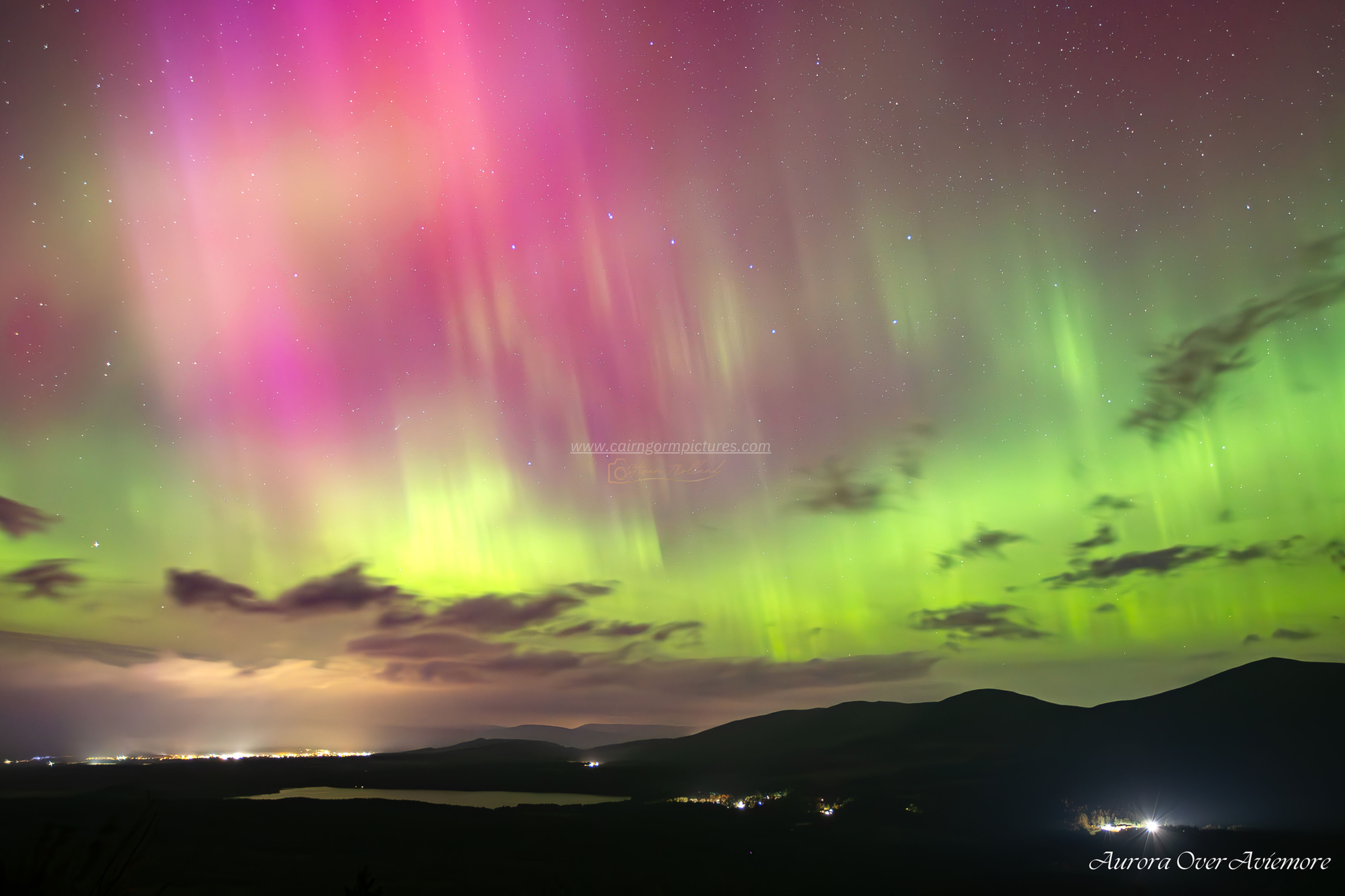 Aurora over Aviemore digital download by Steven Trolland