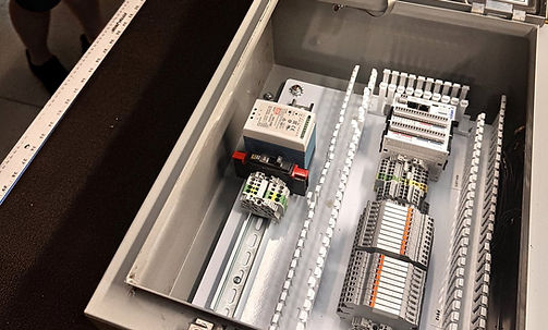 04-bottom-right-open-enclosure.jpg