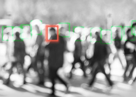 Zetaesse. Laura Migliano. La realtà che viviamo pone numerose questioni sull’interazione con dispositivi tecnologici a rilascio diretto di dati. Può un virus nell’antropocene stravolgere il nostro stile di vita?