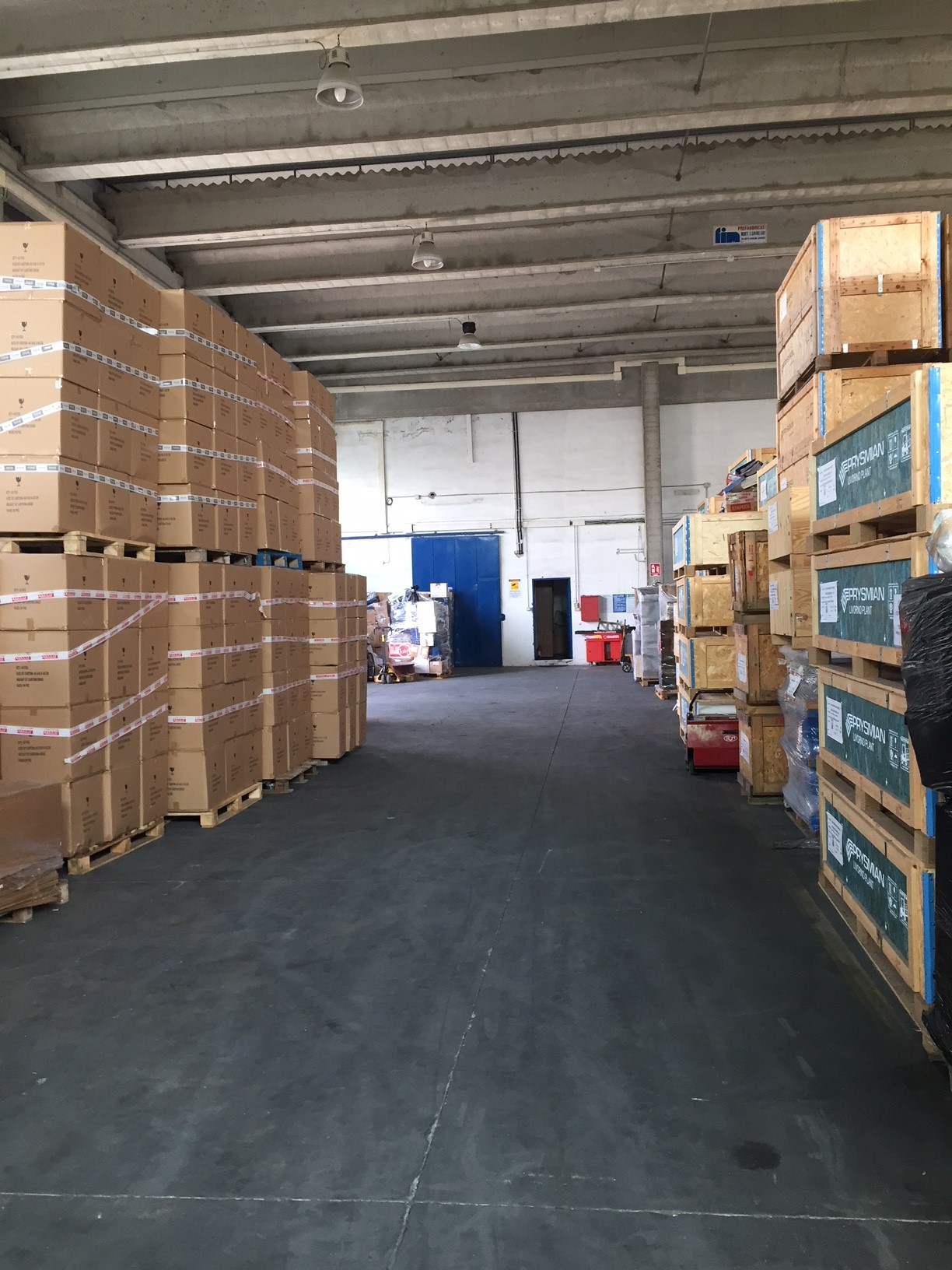 Magazzini 4Landing Livorno — dock carico scarico