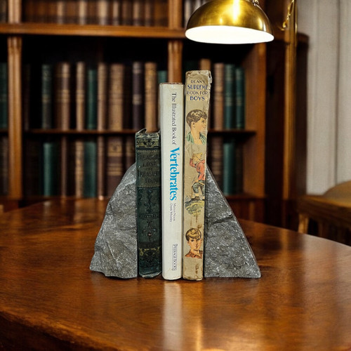 本小松石 ブックエンド - スモール Honkomatsu Stone Book Stand