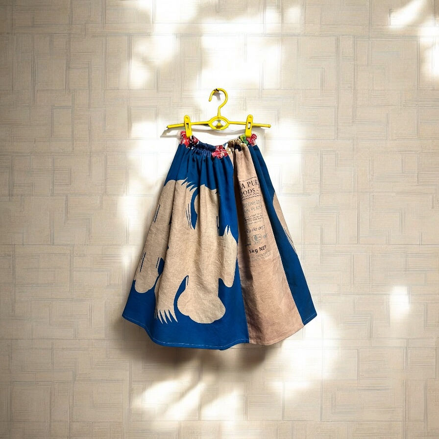 Thumbnail: Showa Retro Flag and Wheat Bag Persimmon dyed Skirt 