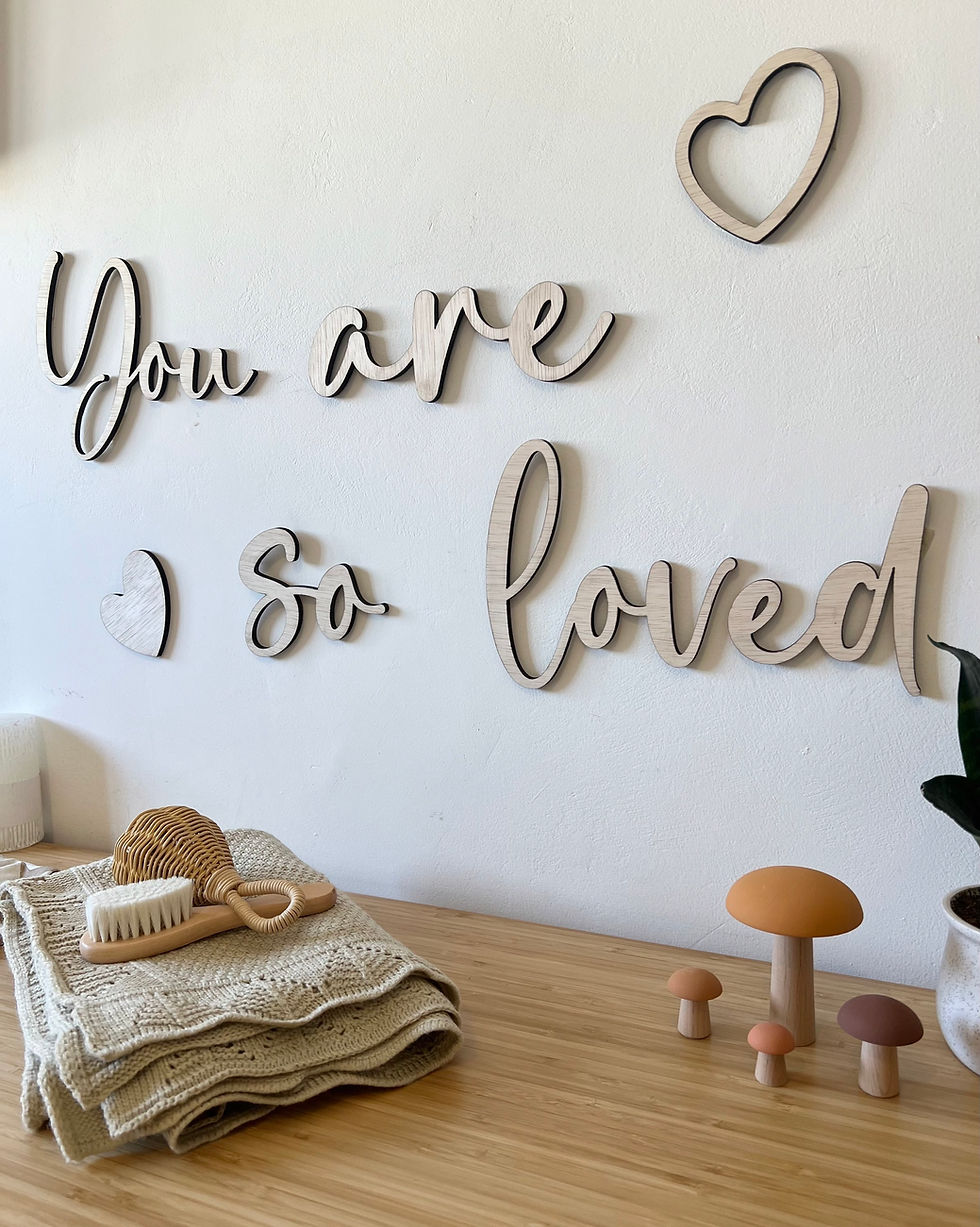 תמונה ממוזערת: You Are So Loved – שלט עץ לקיר