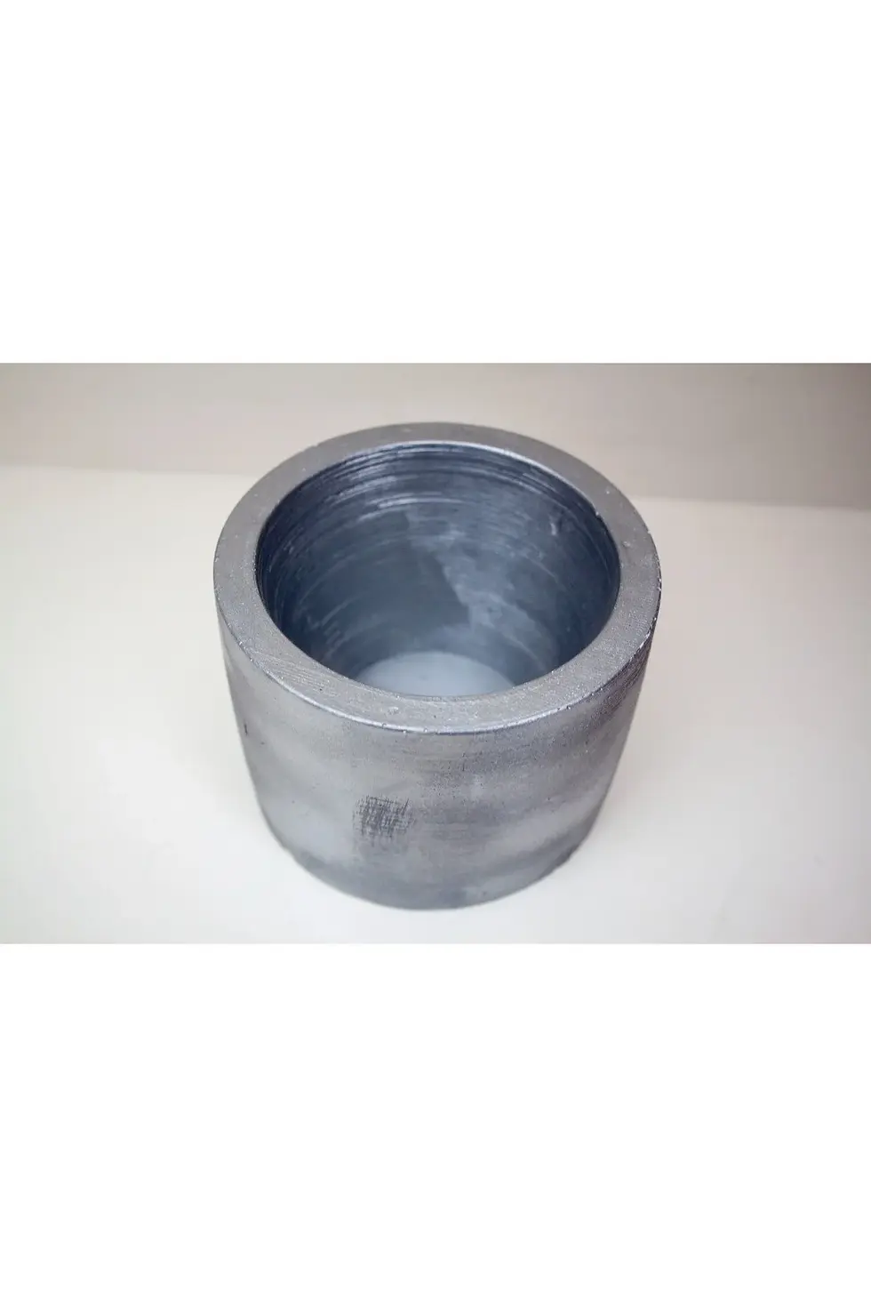 Küçük resim: yuvarlak saksı