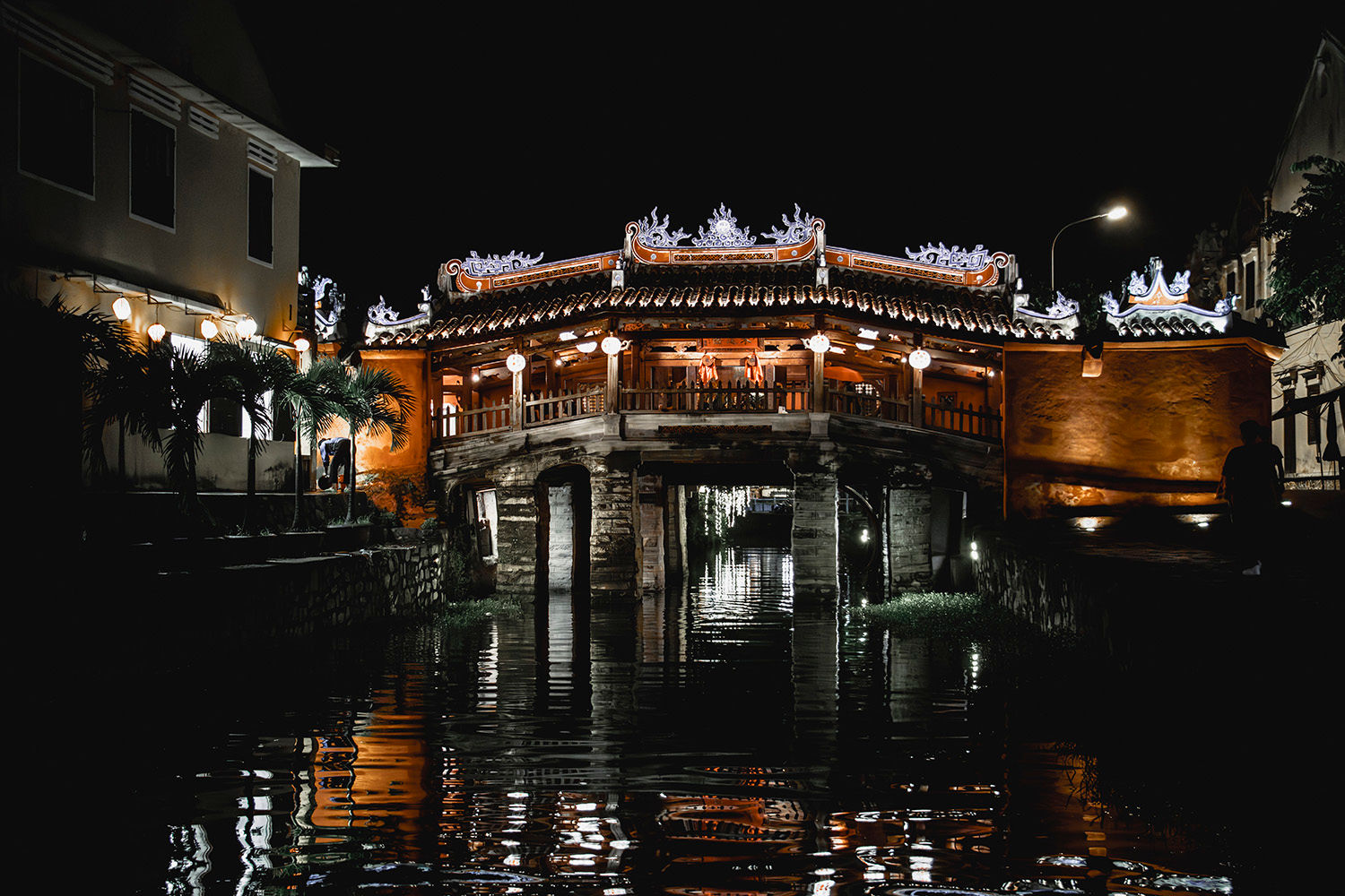 Hoi An's Golden Reflection