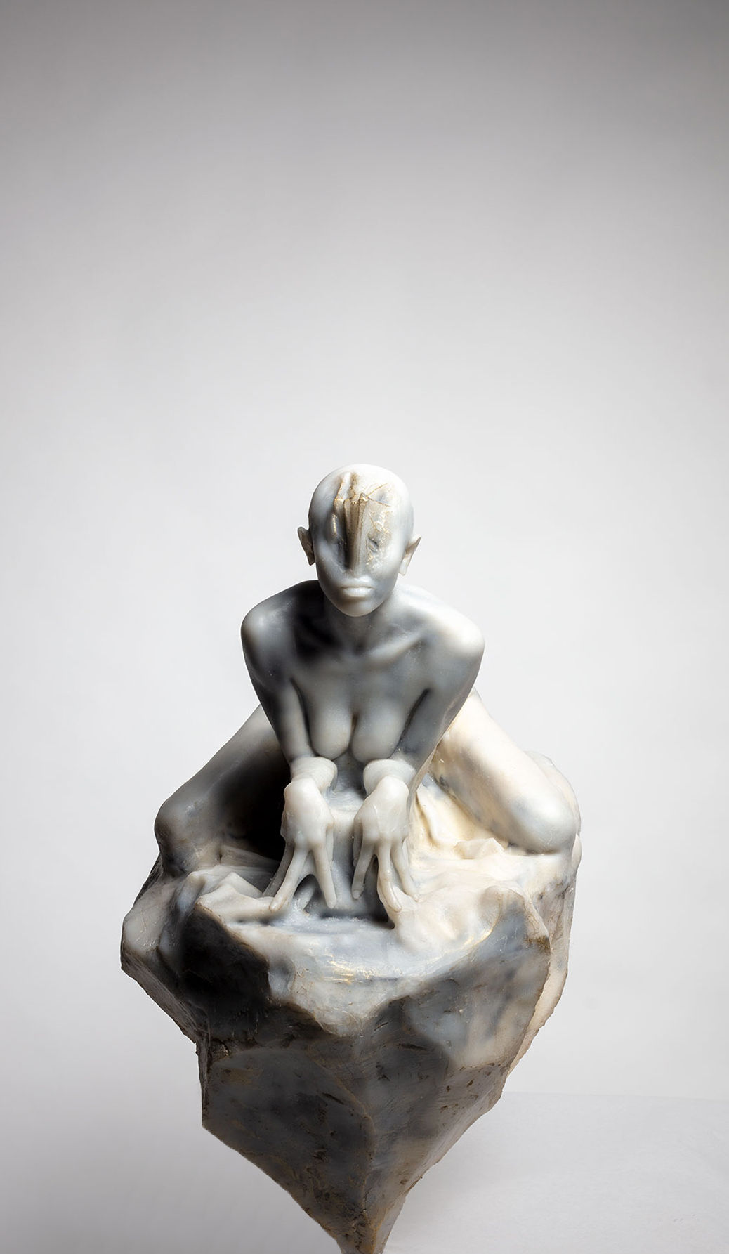 SPHINX  Resin 2023 74X44X73 CM.jpg