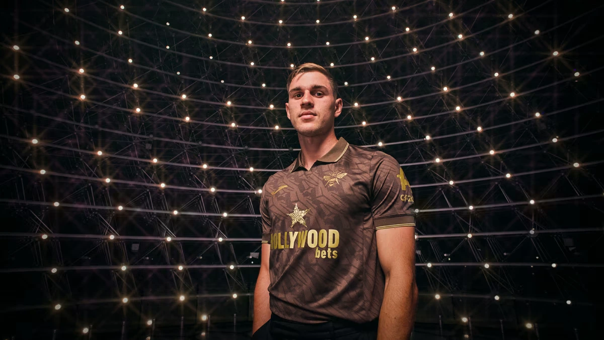 Brentford 2025-2026 Away Kit