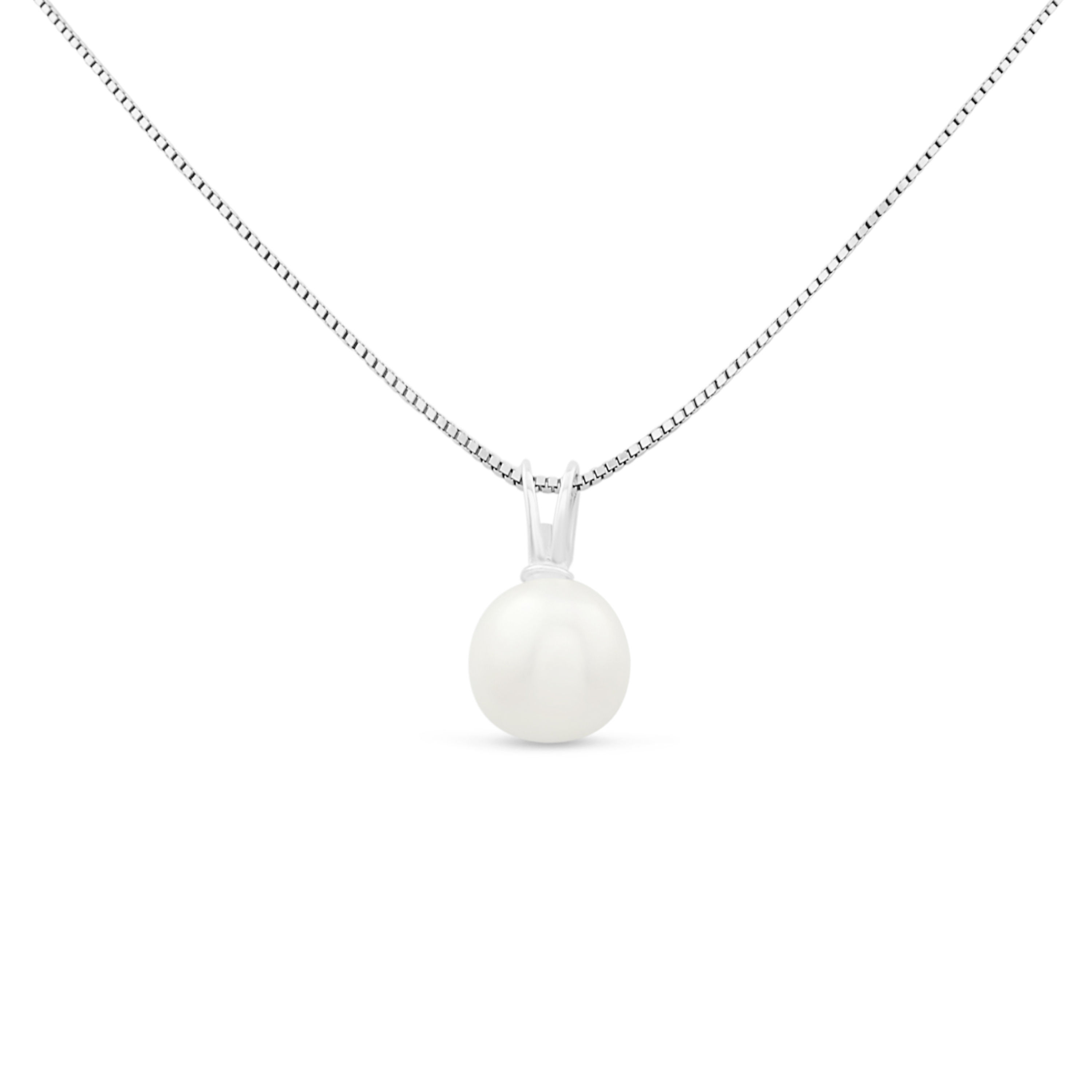 Simple Pearl Pendant