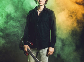 Guitarrista e produtor musical Rory Rhoads lança novo single "Burning"