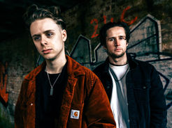 English duo LAKE ACACIA release the heavy rock new single ‘Make or Break’
