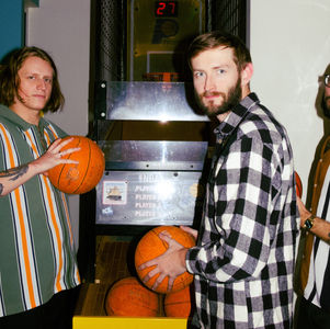 Banda de rock alternativo da Letônia, Bēdu Brāļi, lança novo single "Ikdienas Dzīve"