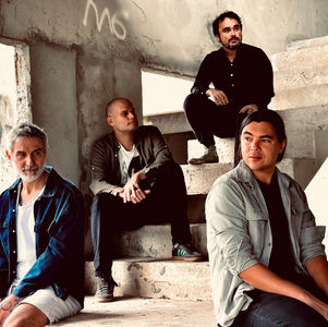 Banda •tONT explora novas sonoridades em seu primeiro EP 'I'"