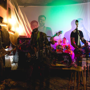 Motel Riachuelo Lança o EP "Antes do Temporal": Um Mergulho na Desordem Emocional