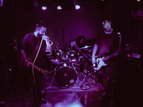 PENSAR DEMAIS LANÇA “O SEMENTES”, UM RETRATO HONESTO SOBRE AMADURECIMENTO E SAÚDE MENTAL