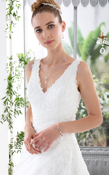 EG-VALERIE-Lesmariesdalice-eglantine-str