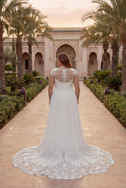 connie-robe-mariee-traine-dentelle