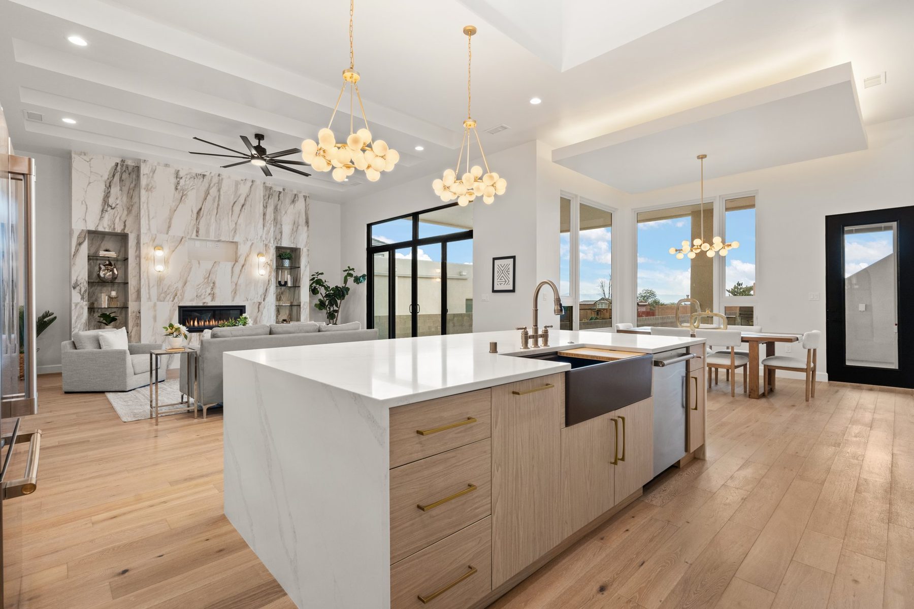Light Modern, Rio Rancho