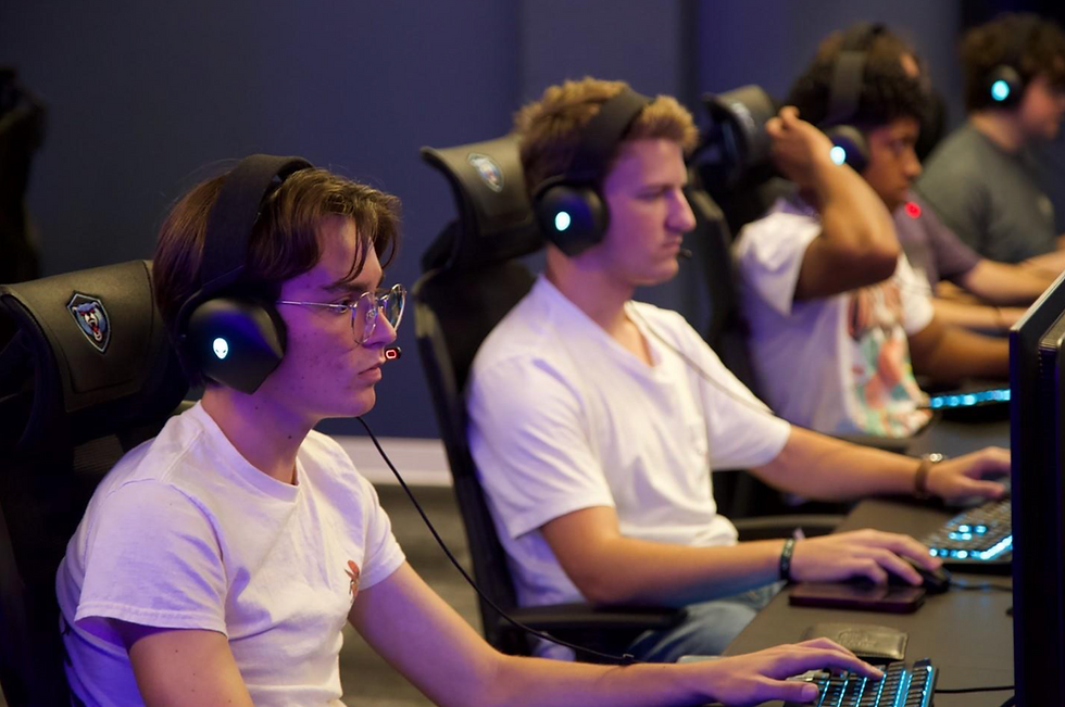 Students gaming in the esports lounge, Nick Rampe