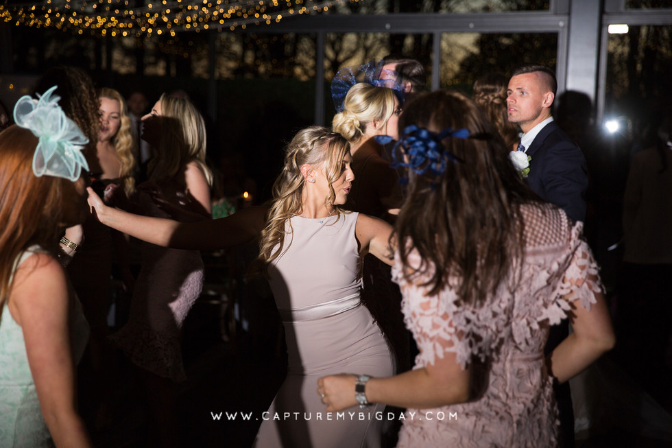 wedding guests dancing