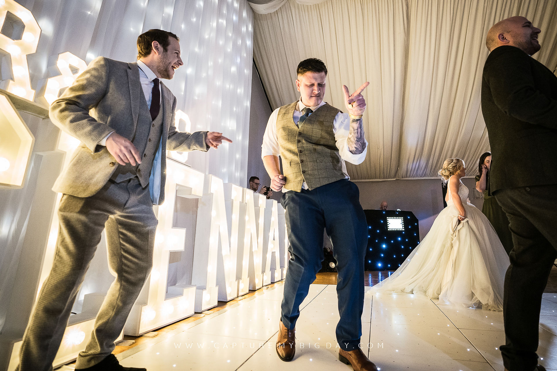 wedding guests dancing