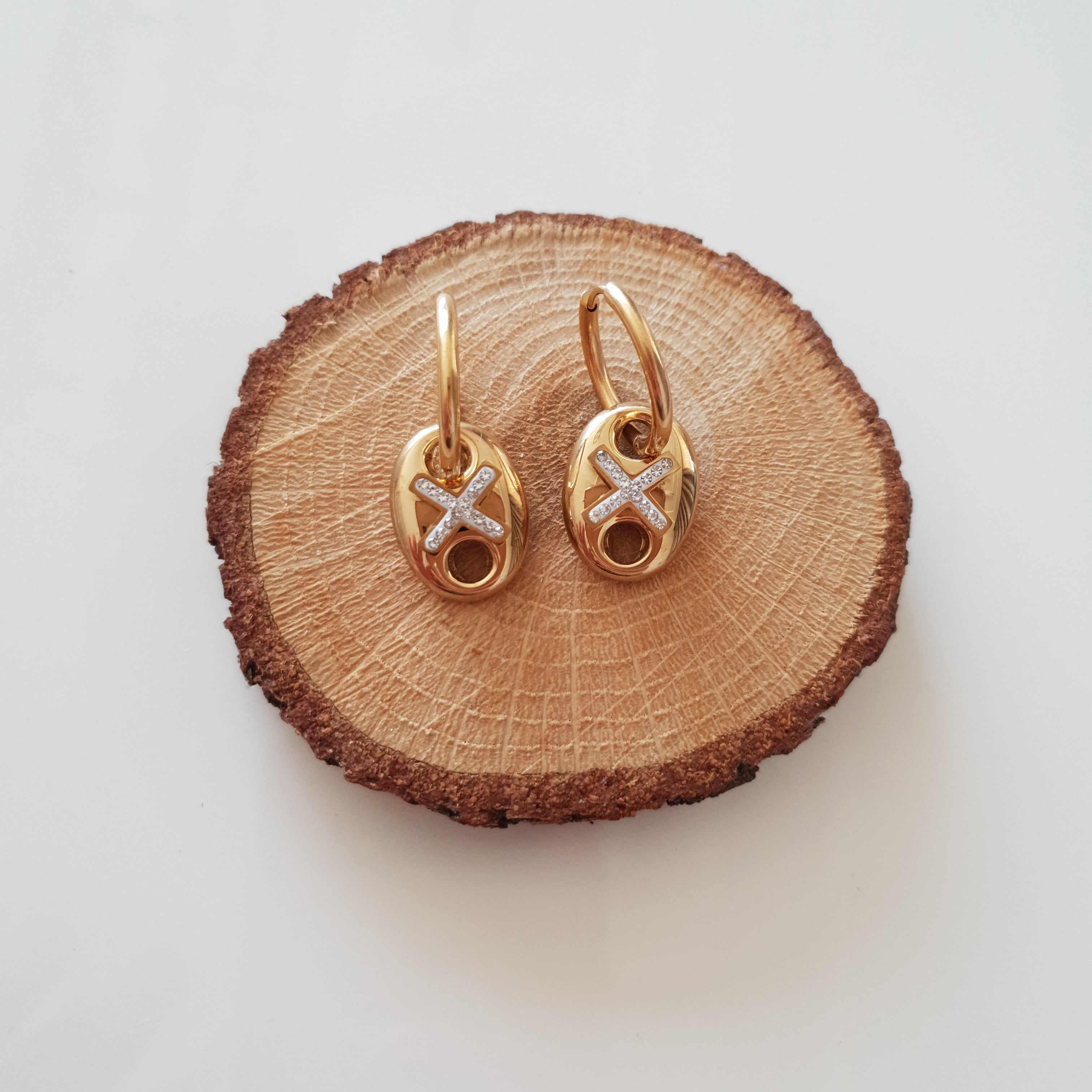 X Taşlı Oval Küpe