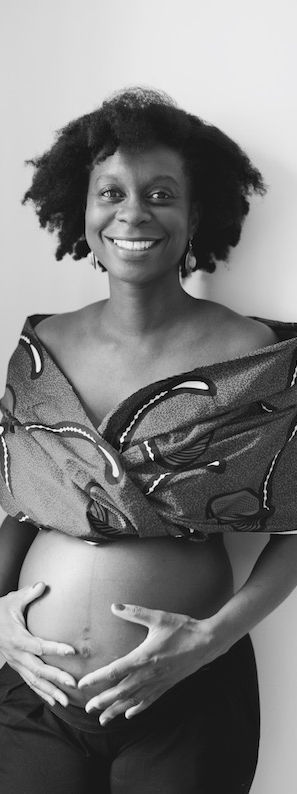 Shooting grossesse au Studio RMB, spécialiste des shooting grossesse en studio et en extérieur près du Château de Versailles.