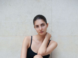 Séance photo chez studio RMB à ,Versailles pour créer votre book photo.