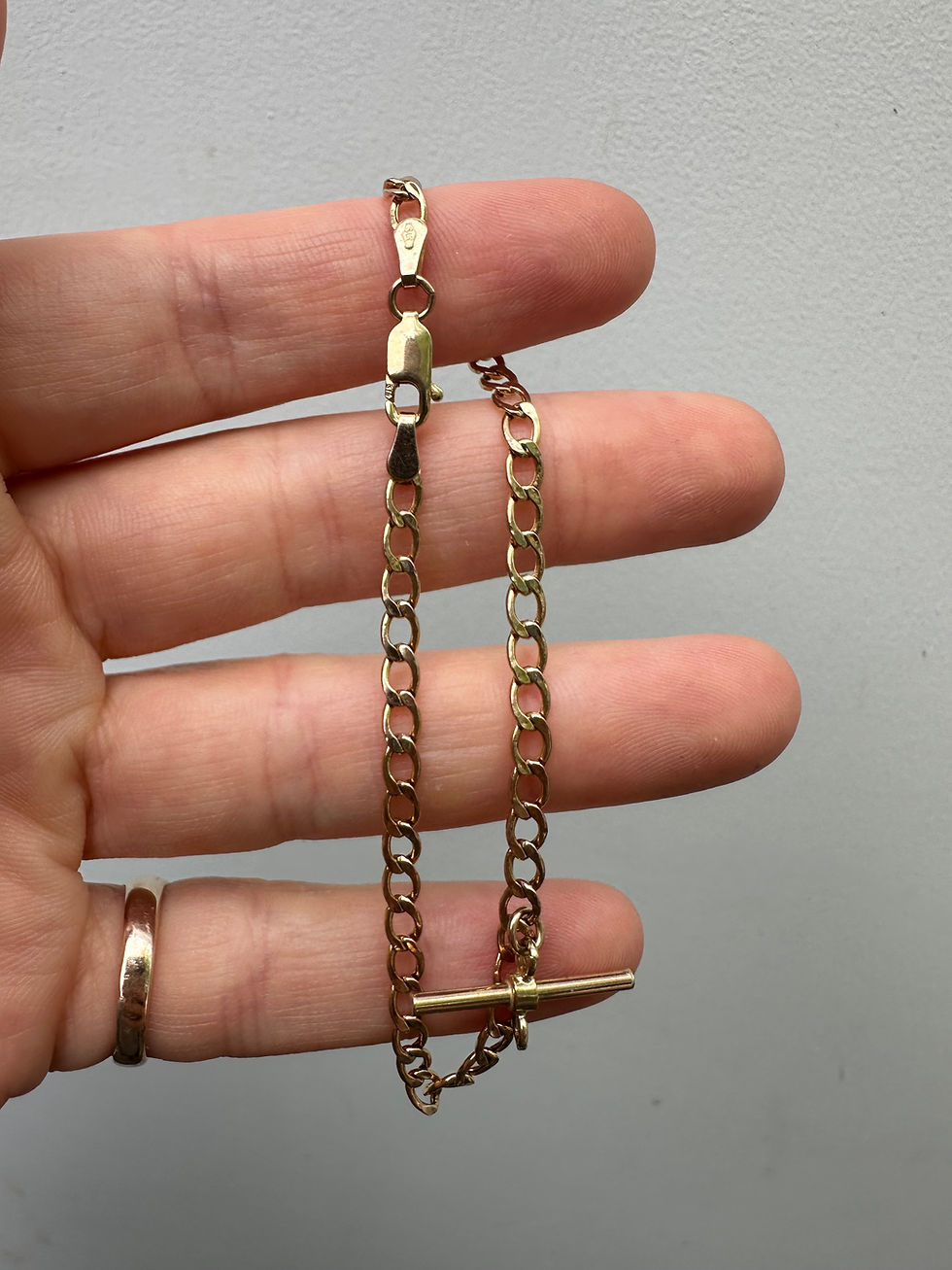 Thumbnail: 9ct gold t bar bracelet