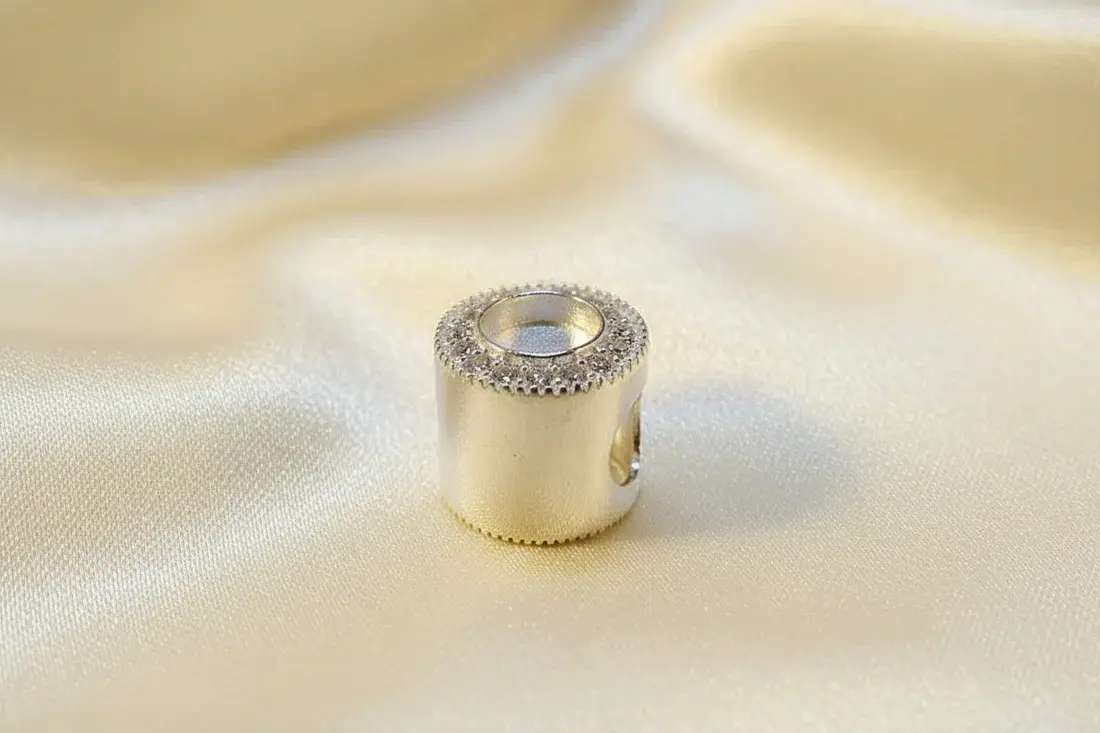 Otis - Halo Bead Charm